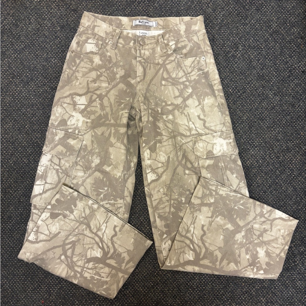 Camouflage Low-rise Jeans